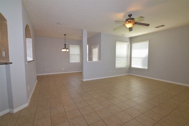 7927 Cardinal Landing Ln