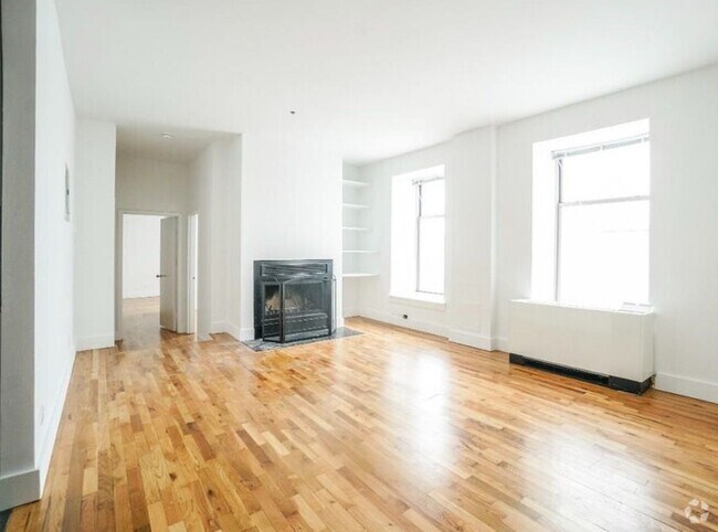 Building Photo - 90 Horatio St Rental