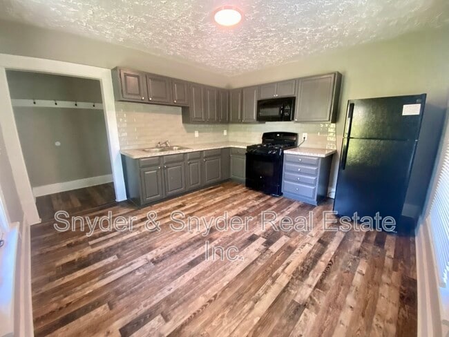 Photo - 999 W Exchange St