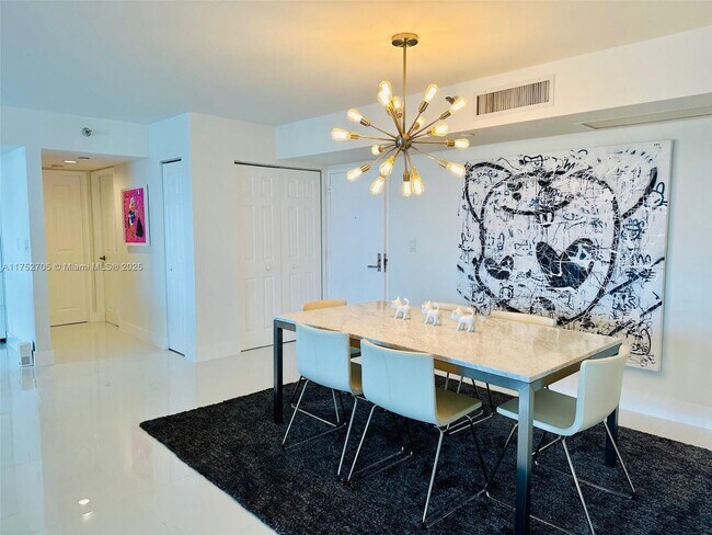 Photo - 19101 NE 36th Pl Unidad 1911