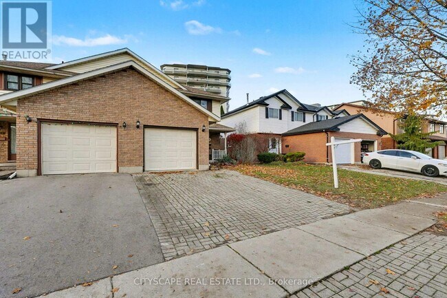 Photo - 575 Springbank Ave