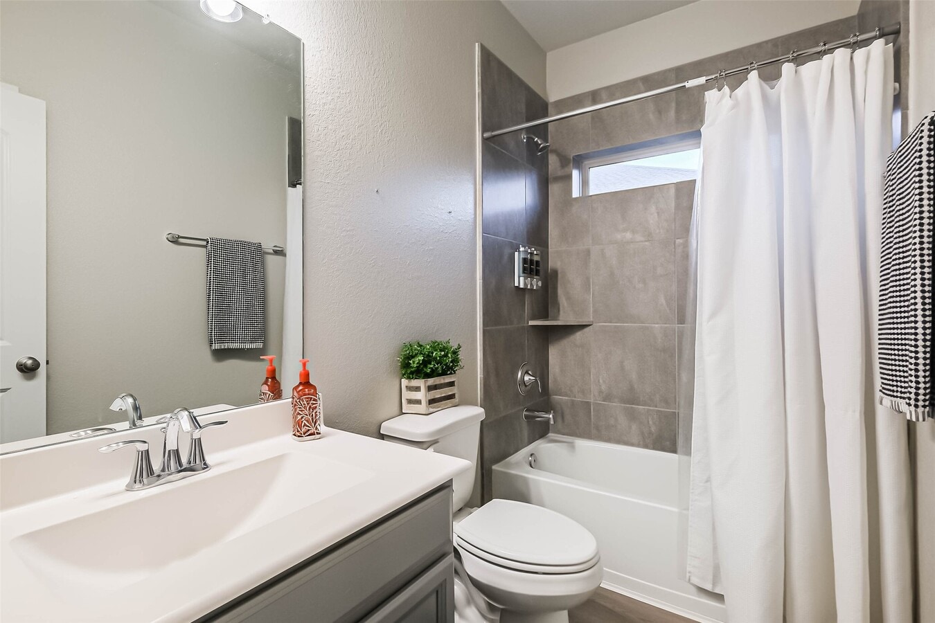 Photo - 6214 Scott Way