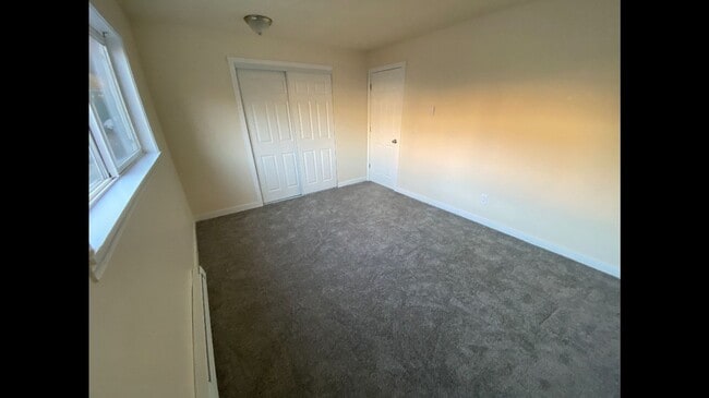 Photo - Del-View Apartments