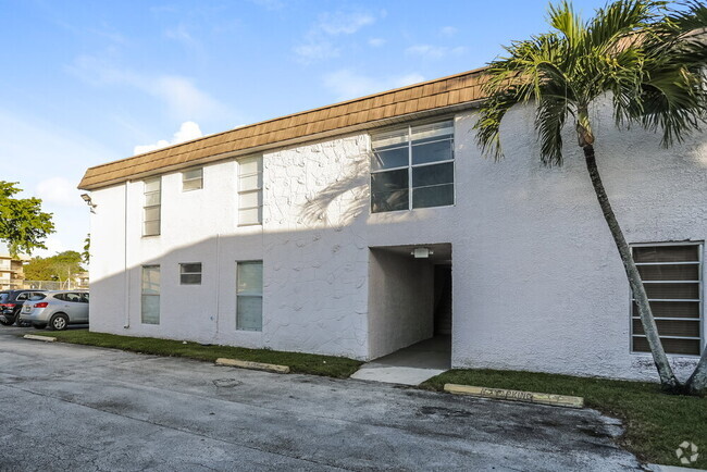 Building Photo - 10395 N Kendall Dr Rental