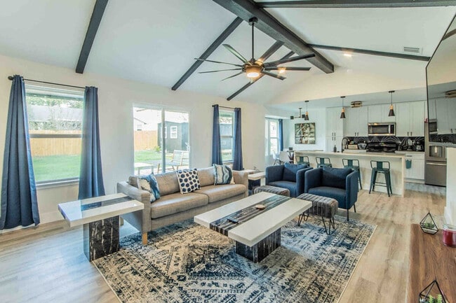 Building Photo - 7500 Rio Pass Unit ID1385484P