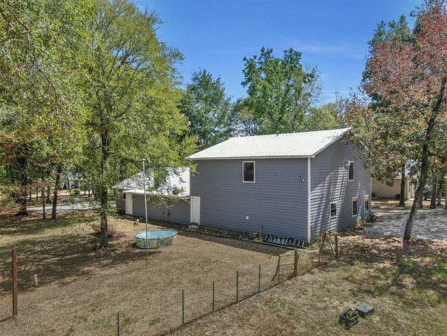Building Photo - 15876 Pecan Dr