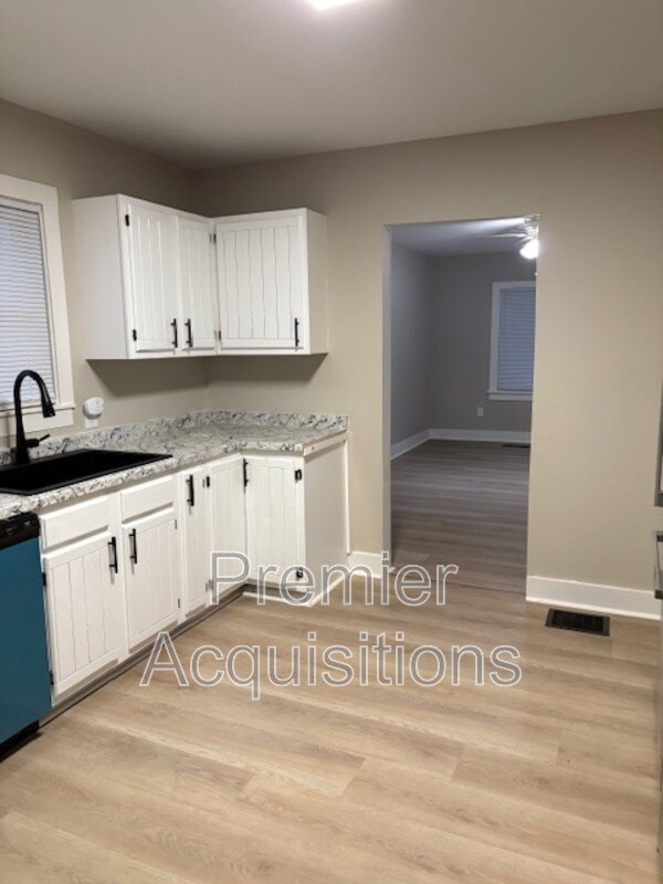 Photo - 2615 Krum St