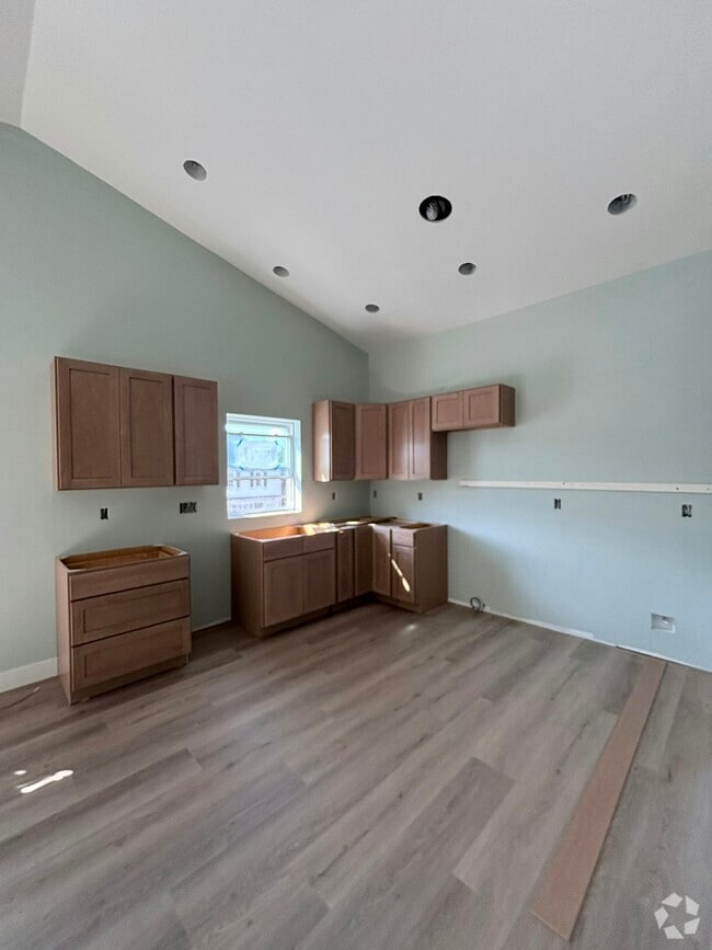 Building Photo - 1109 S Webster Ave Rental