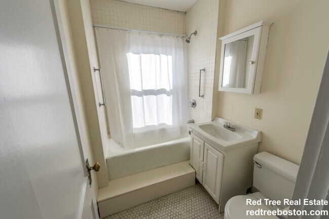1200 Massachusetts Ave Unit 301