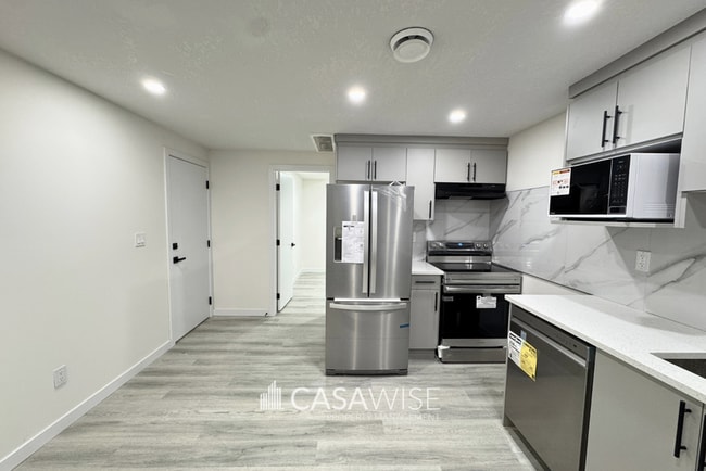 Photo - 17314-1736a 6a St NE