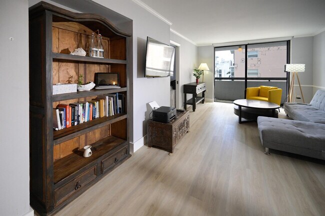 Photo - 1775 Washington Ave Unit 5A