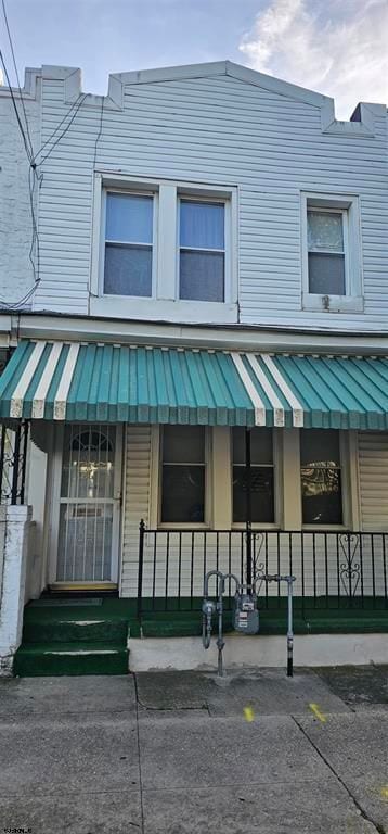 1044 N Ohio Ave