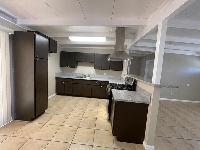 Photo - 1000 Mojave Dr