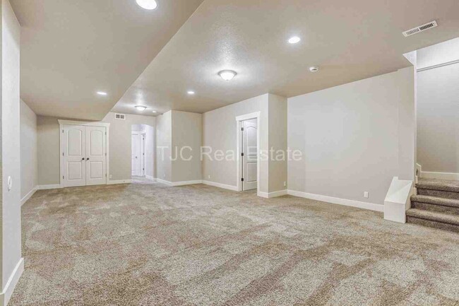 Photo - 5512 N Wabash St