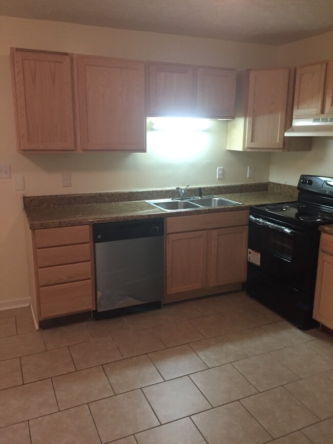 Kitchen - 5735 Aftonshire Dr