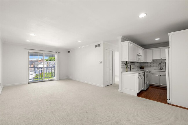 Photo - 444 Chester St Unit 420
