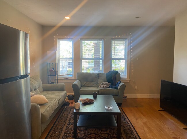 Photo - 27 Fairfax St Unit 1