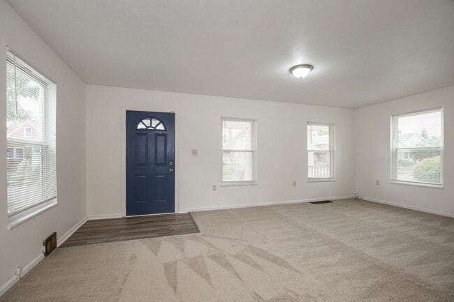Photo - 18619 Arrowhead Ave