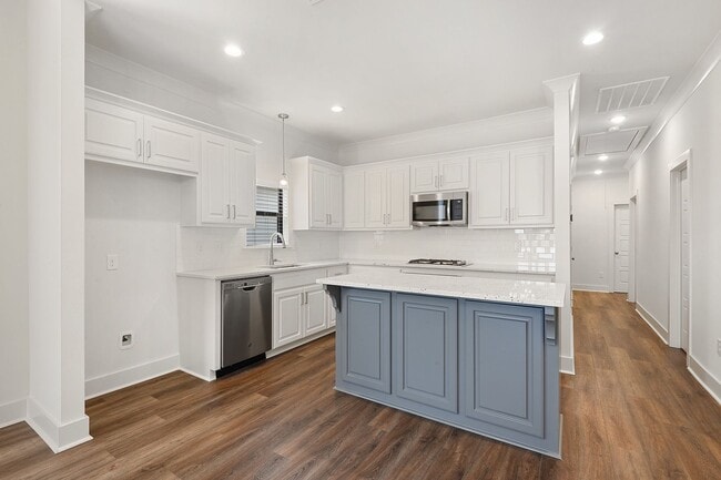 Photo - Beautiful 4 bedroom home in Settlement at Shoe Creek