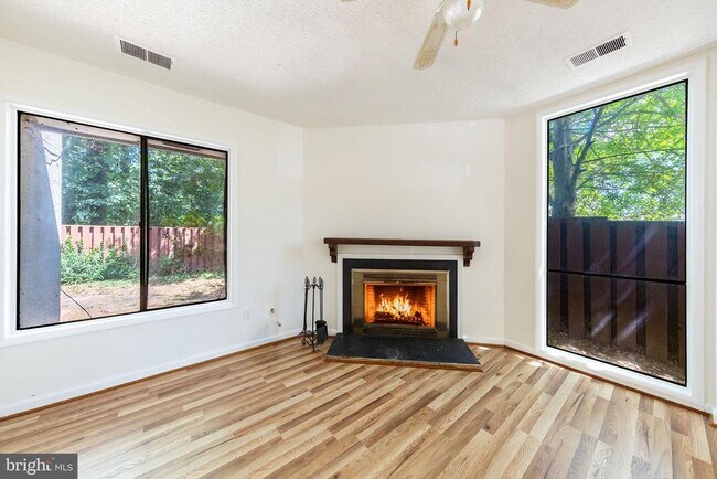 Photo - 2232 Southgate Square