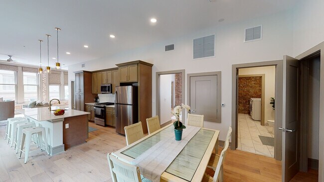 Photo - 353 Baronne Street