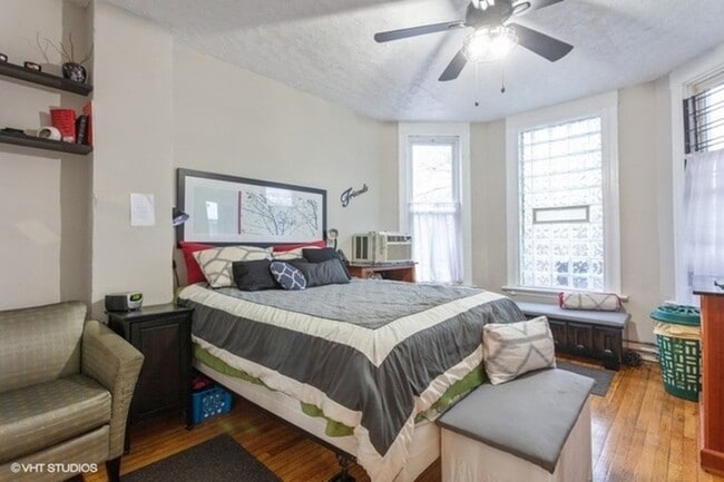 Photo - 4411 S Wells St