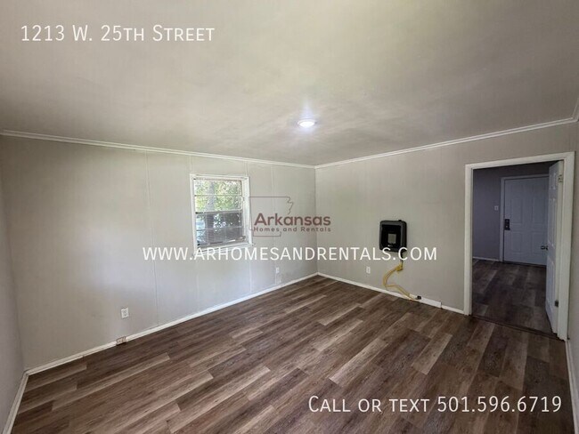 Photo - 1213 W 25th St