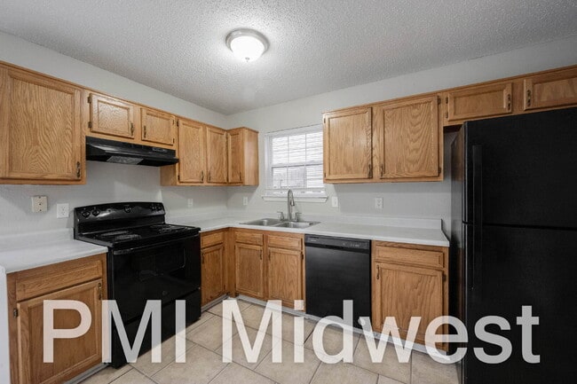 Photo - "Charming 4-Bed Family Home with Spacious Layout in Indianapolis!"