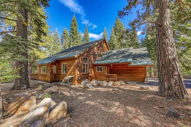 11400 Thelin Dr