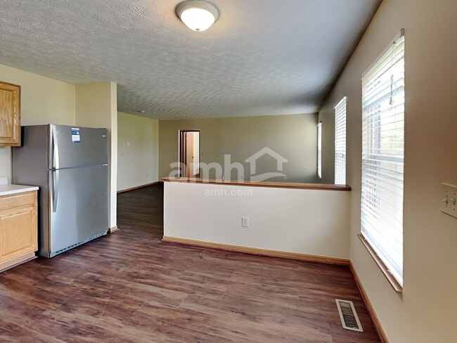 Photo - 461 Dover Pond Dr