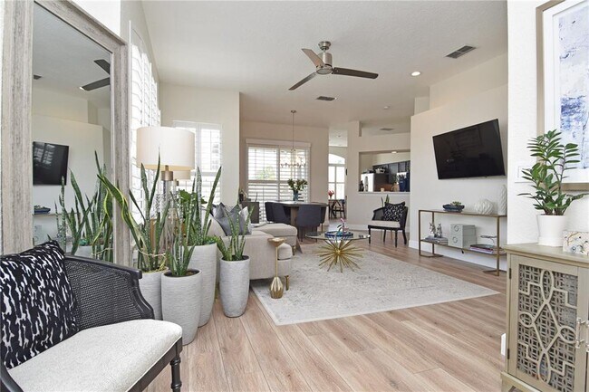 Photo - 6919 Della Dr Unit 32