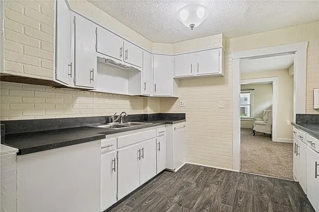 Photo - Spacious 3 Bed, 2 Bath Home with 1-Car Garage Near Downtown Kansas City