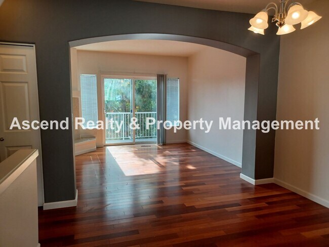 Photo - Sexton Crest Townhome Open Floor Plan 2 Car Tandem Attached Garage Available Mid March