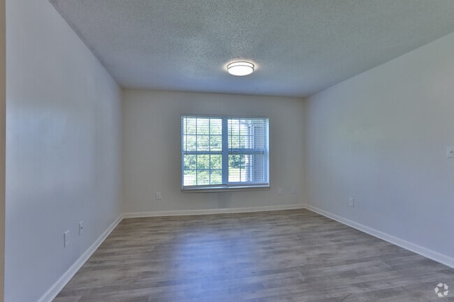 Poplar Place Apartments