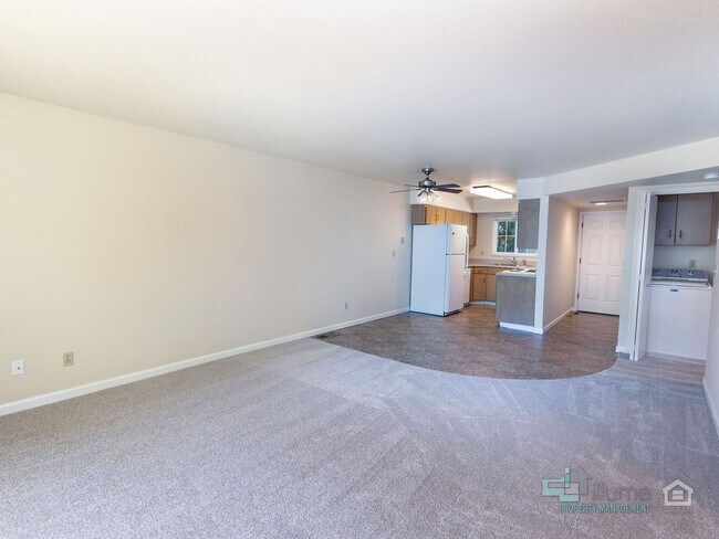 Photo - 3493-3493 Hawthorne Ave NE Unit 3493