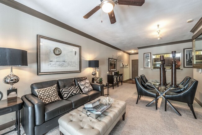 Photo - 5800 Woodway Dr Apartment Unit 0433