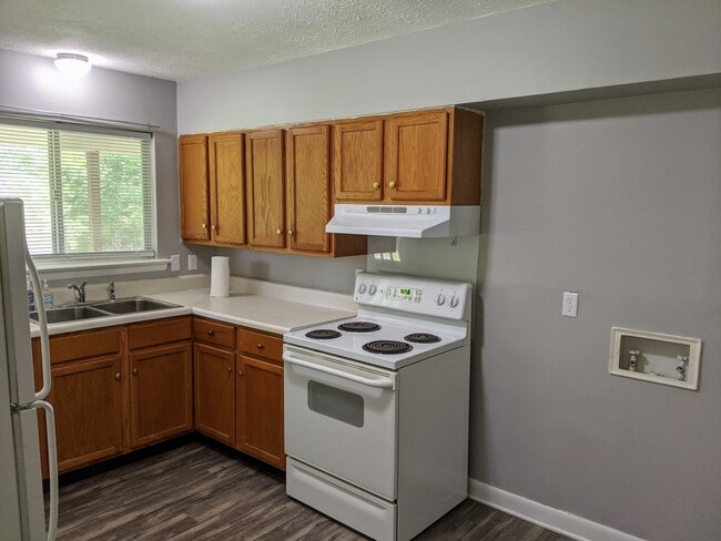 Building Photo - 4812 Eula Cir Unit 4812-B Rental