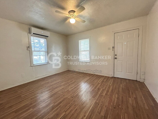Photo - 114 Avenue V