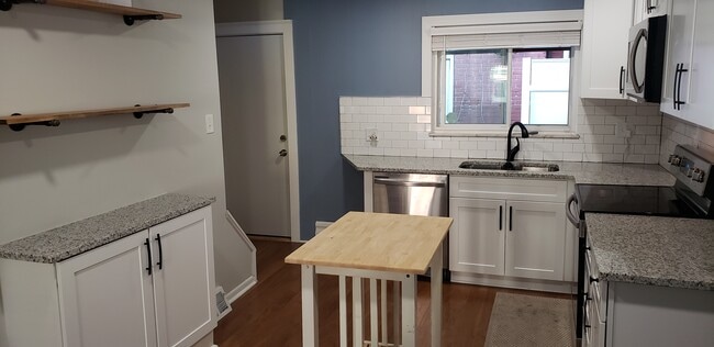 Building Photo - 1702 Sidney St Rental