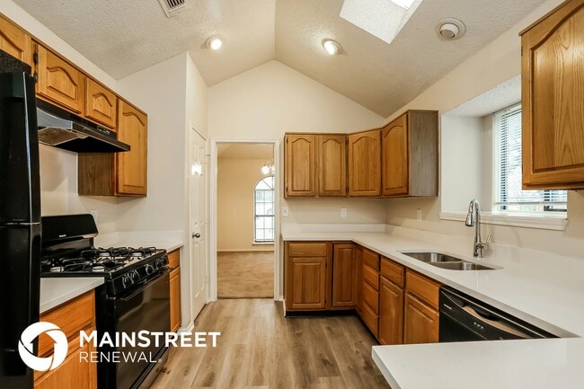 Photo - 440 Derby Ln