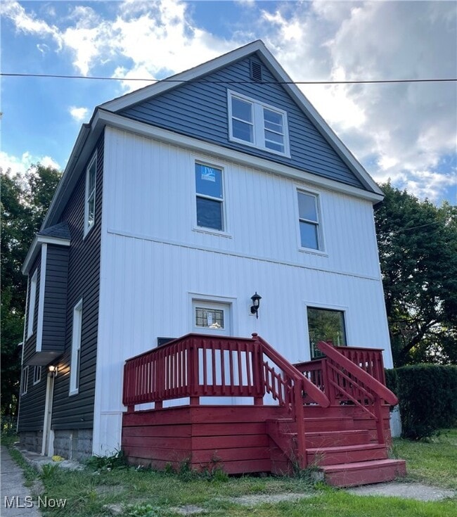 Building Photo - 949 Raymond St Rental