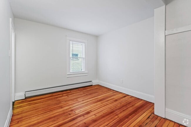Building Photo - 2 New St Rental