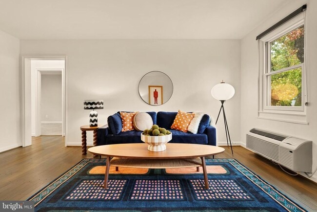 Photo - 4818 Chevy Chase Dr Unit 303