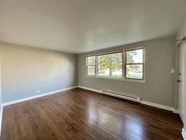 Photo - 7628 N Milwaukee Ave Unit B2