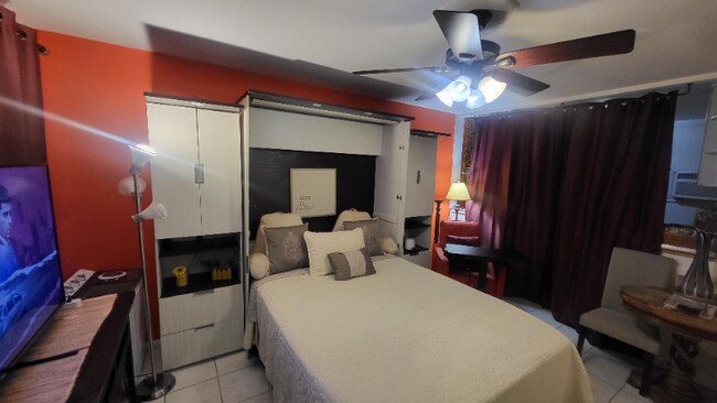 Photo - 913 Riviera St