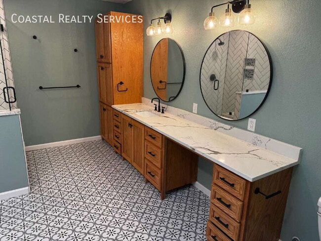 Photo - 32 Bay Dr NE