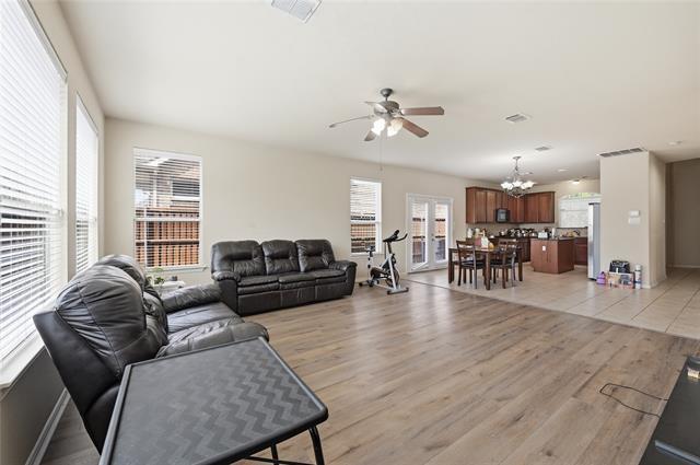 Photo - 11945 Henderson Dr