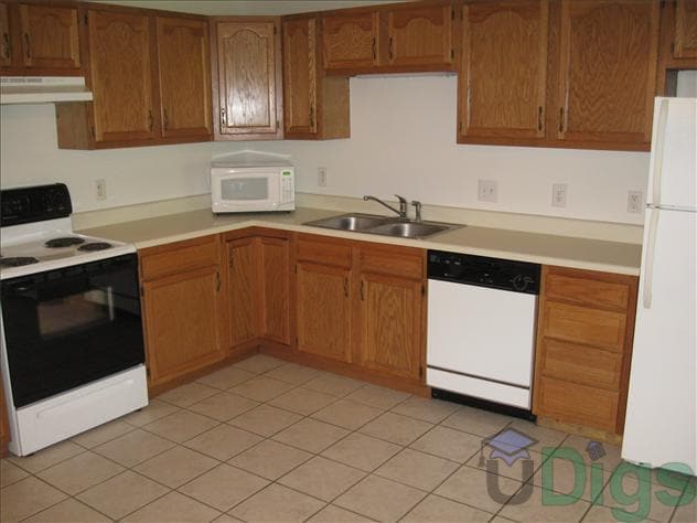 Photo - Duplex on Southside. 2bed/2bath with 2 car garage & privacy fence.