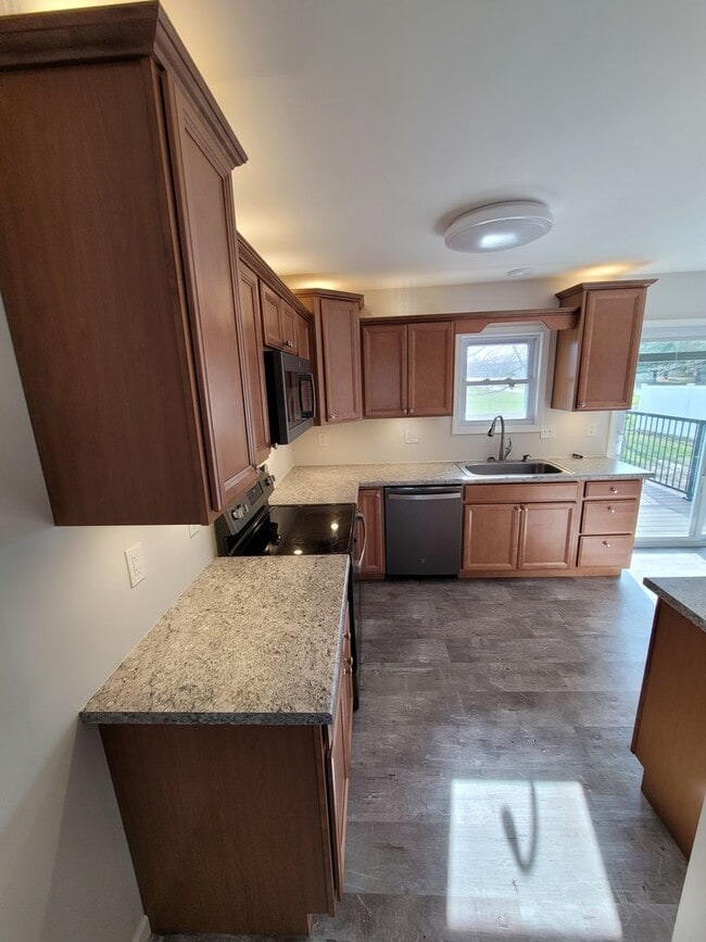 Photo - 3 Bedroom, 2 Bath Single Family Home in Camanche, IA
