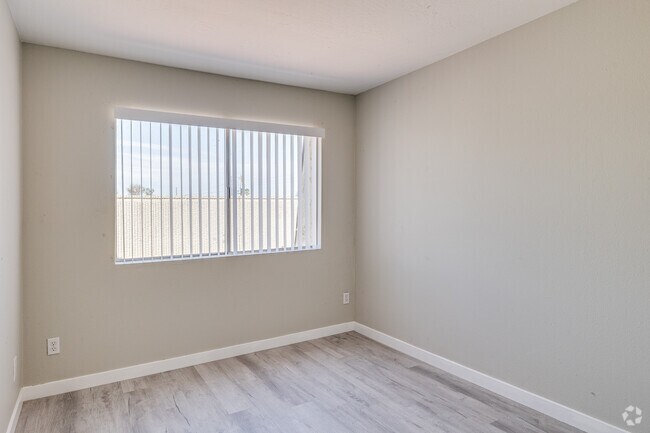 2BR, 2BA - 850SF